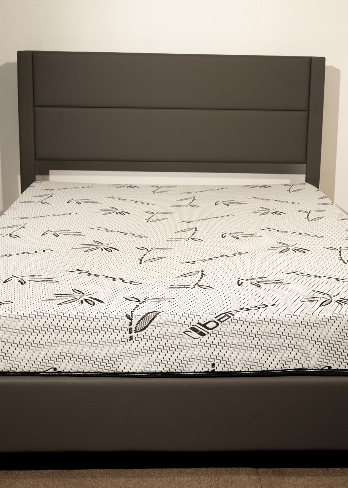 👑 Bamboo Foam Mattress – Queen Size